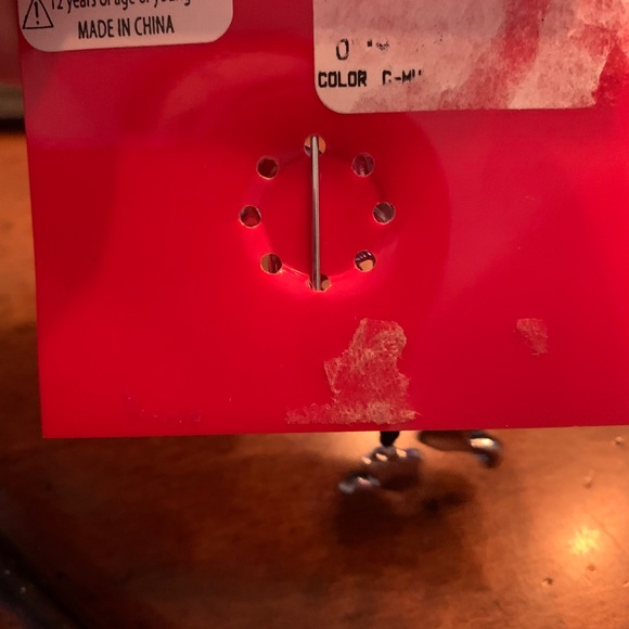 New Santa Brooch Pin with Dangling Boots - Picture 3 of 3